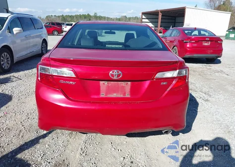 2013 Toyota Camry Se z USA, uszkodzony, nr VIN 4T1BF1FK8DU714846